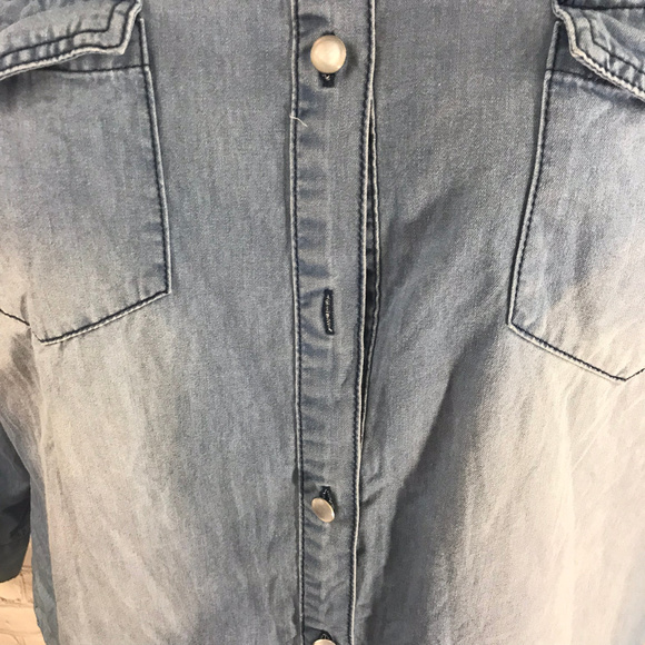 Ellison Light Wash Embroidered Western Button Up L - Picture 4 of 8